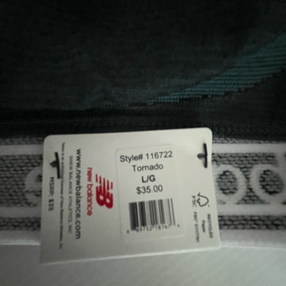 New Balance Medium Impact Secure Fit & Feel Stretch Seamless Sports Bra - Picture 8 of 9